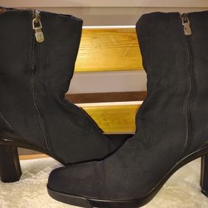 Ankle Boots by Donald J. Pliner.            (8 1/2 M. Size)
